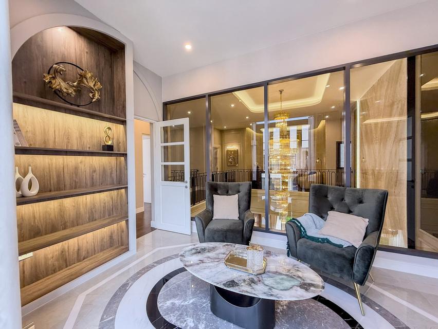 ขาย / ให้เช่าบ้านเดี่ยว 2 ชั้น  บ้านหรูสไตล์คฤหาสน์ นาราสิริ กรุงเทพกรีฑา 19