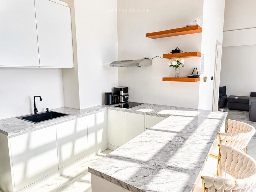For Sale & Rent 160sqm — Luxury Sea View CondoSpacious sea view condominium with large living area, located on a high floor 12