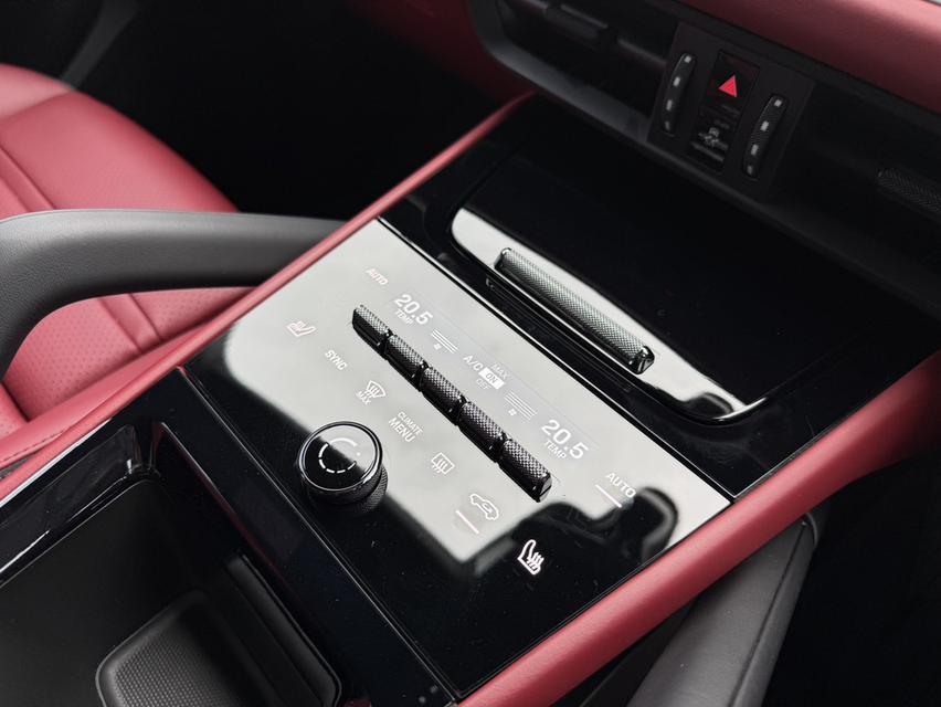 Porsche Cayenne E-Hybrid Coupe ปี2024 12