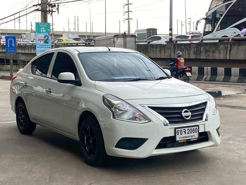 Nissan  11
