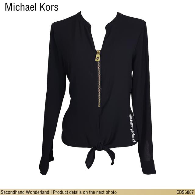 USED Michael Kors - Black Zip Up Tie Top | เสื้อแขนยาวสีดำ สีทอง เสื้อผูกเอว คอวี ซิป โลโก้ ทำงาน สีพื้น แท้ มือสอง