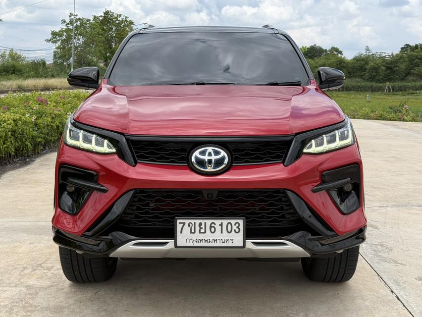 TOYOTA Fortuner 2.4v 2WD AT ปี 2017 แปลงหน้า Legender