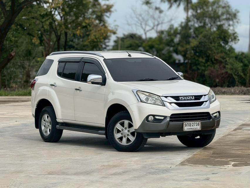 ISUZU MUX Y 14 Wagon 4dr 7st Auto 5sp RWD 2.5DCT(VGS,DVD) สีขาว ออโต้  9