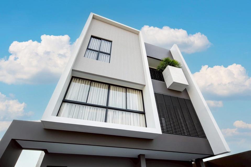 บ้านเดี่ยว 3 ชั้น โครงการใหม่ 𝐅𝐞𝐞𝐥 𝐓𝐨𝐰𝐧 ลาดพร้าว 𝟏𝟎𝟏 บ้านเดี่ยวสุดหรู ใจกลางลาดพร้าว ใกล้ MRT ลาดพร้าว 101 เพียง 3 นาที! 2