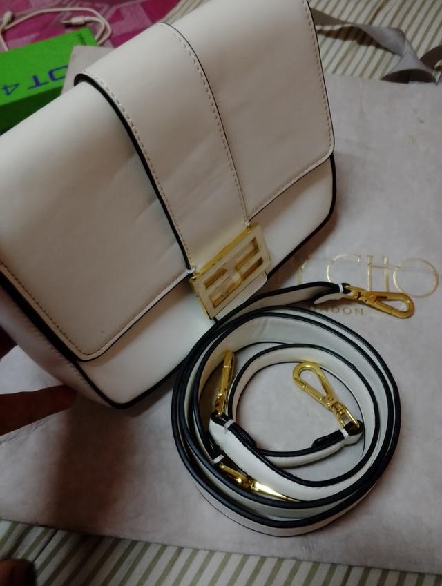 กระเป๋าสะพายข้างFendi 2