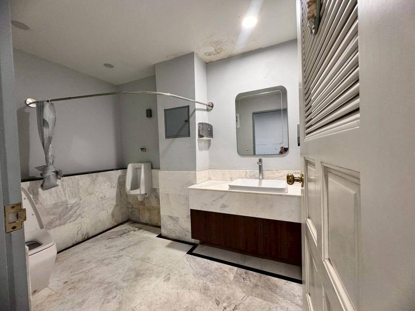 ให้เช่าอาคารพาณิชย์ 5.5 ชั้น ใกล้ BTS เอกมัย เดินทางสะดวก (N.1668) 9