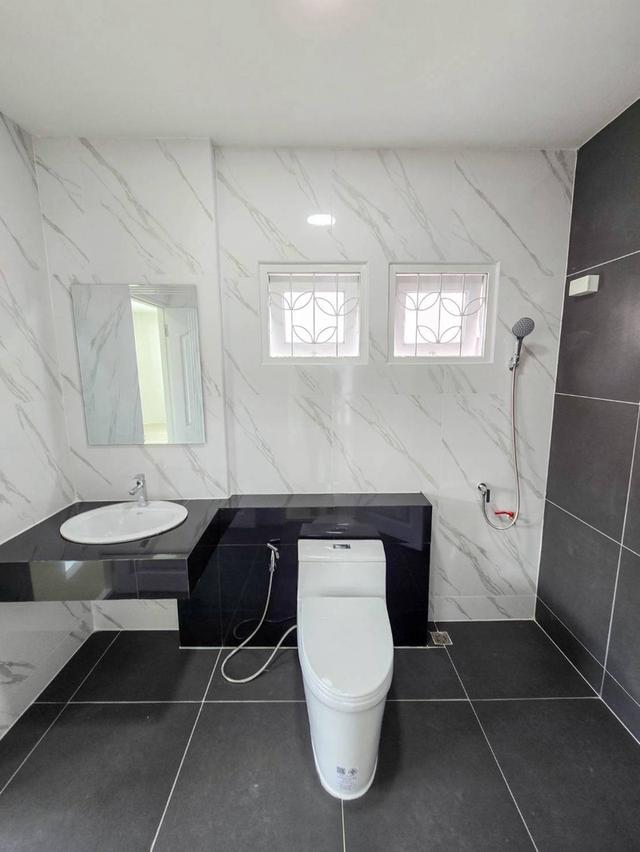 หมู่บ้านบุรีรมย์ คู้บอน 41บ้านแฝด รีโนเวทเนื้อที่ 37 ตร.ว.ทำเลคนตามหา 17