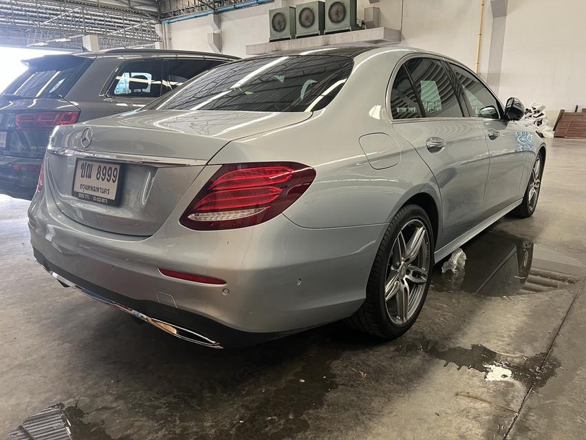 2017 BENZ E220d AMG รหัส KPV8999 2