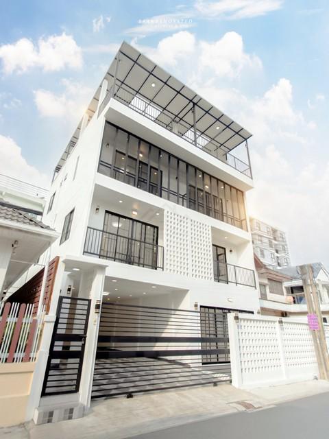 ขายโฮมออฟฟิศ 4 ชั้น 800 ตรม. 7 ห้องนอน ซอย 20 มิถุนา รีโนเวทใหม่ ใจกลางห้วยขวาง สุทธิสาร ห้วยขวาง ใกล้ MRT สุทธิสาร 1