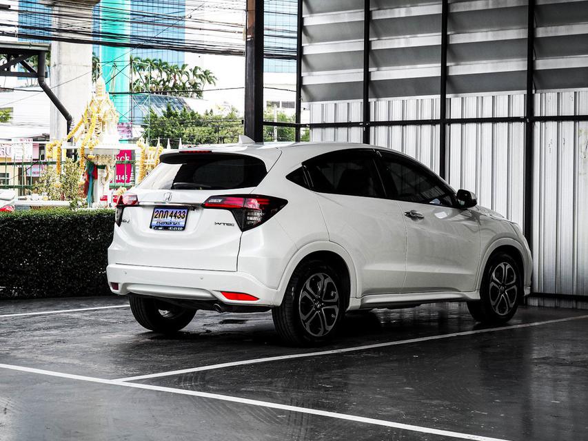 Honda HR-V 1.8 EL MinorChange ปี 2019 สีขาว 4