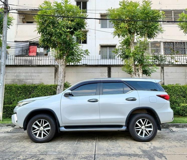 รหัสรถ 1642 Toyota Fortuner 2.4 Top Sigma4 ดีเซล 4WD Auto ปี 2018 7
