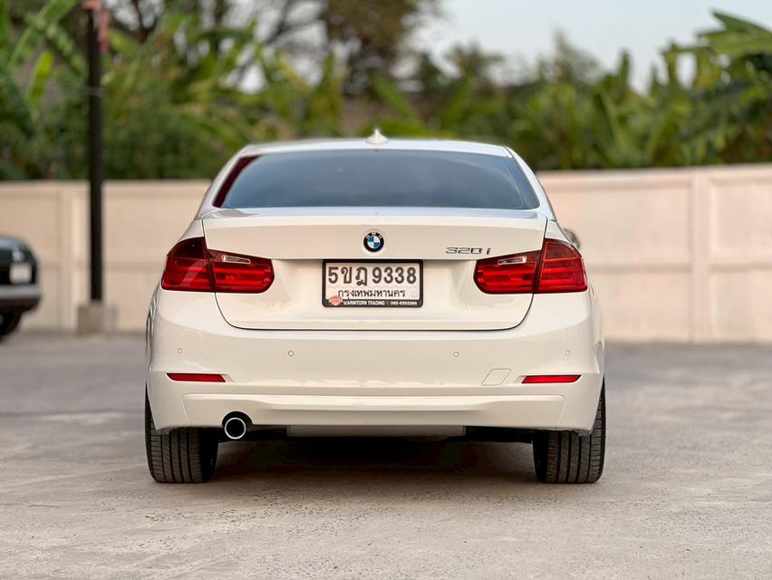 ปี 2013 BMW SERIES 3, 320i LUXURY คู่มือ/บุ๊คครบ สภาพดีมาก ไม่เคยชน100% รูปที่ 5