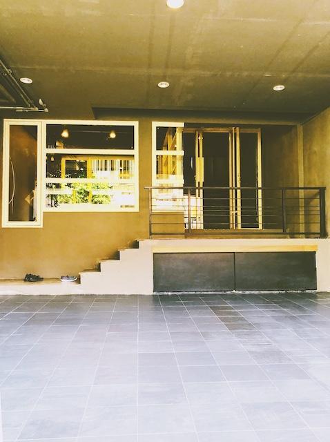 ให้เช่าโฮมออฟฟิศ 3 ชั้น 38 ตร.ว. ถนนพระราม 9 ซอย 19 สไตล์ LOFT ใกล้ทองหล่อ 6