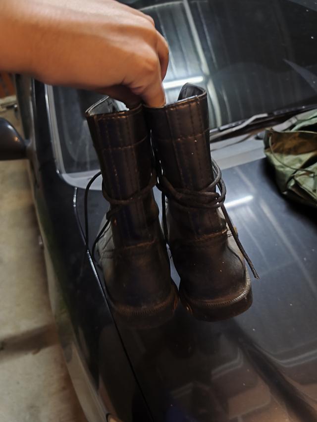 รองเท้าคอมแบท เบอร์ 6