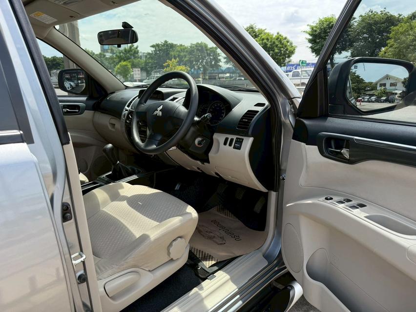 2015 MITSUBISHI PAJERO SPORT 2.4 GLS เบนซิน เกียร์ธรรมดา