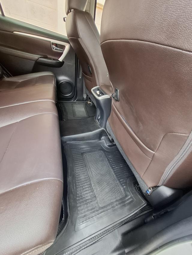 ขายบ้านรถฟอจูนเนอร์ปี2018 2.4V สีขาว มือเดียวเข้าศูนย์ตลอด เลขไมล์ 107845km 18