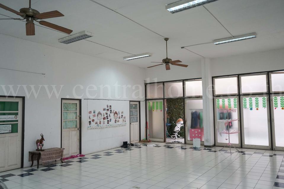 ที่ดิน ใจกลางเมือง ติดถนน เขตดุสิต พร้อมอาคาร 2 หลัง 6