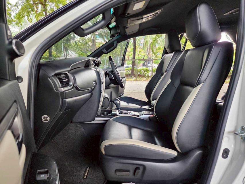 🔥ฟรีดาวน์ รถสวยมือเดียว ตัวท๊อปสุด รถเดิมๆ น๊อตไม่ขยับ Toyota Fortuner 2.8 LEGENDER BLACK TOP 4WD AT ปี 2022 17