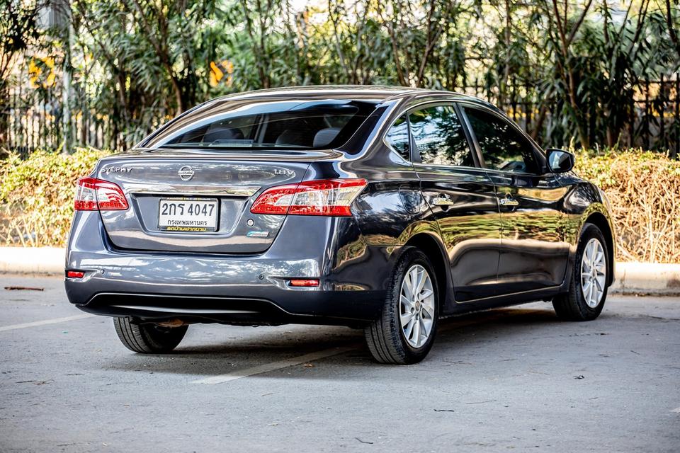 Nissan Sylphy 1.8 V ปี 2013 เกียร์ออโต้ สีเทา มือเดียวป้ายแดง 11