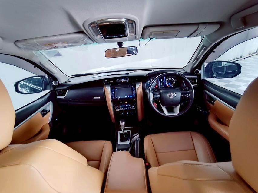 รถยนต์มือสองพร้อมใช้งาน 10