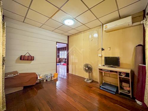 บ้านสร้างเอง ครึ่งปูนครึ่งไม้ 2 ชั้น ซอย นนทบุรี 42 6