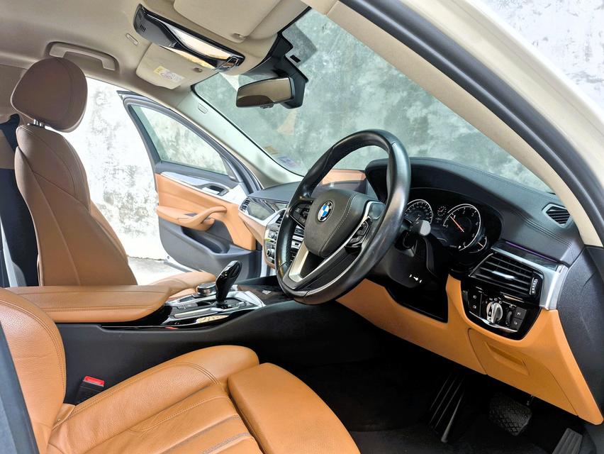 ขายBMW 520d Sport ปี18 10