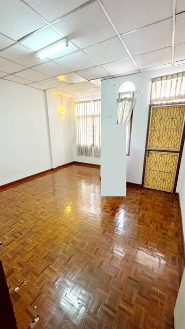 Centralลาดพร้าว 2กม. เฟอร์ครบ 2แอร์ MRTภาวนา 1กม. MRTลาดพร้าว 1.3กม. ให้เช่าบ้านทาวน์เฮ้าส์ 2 ชั้น 2นอน รัชดาภิเษก32 900 3