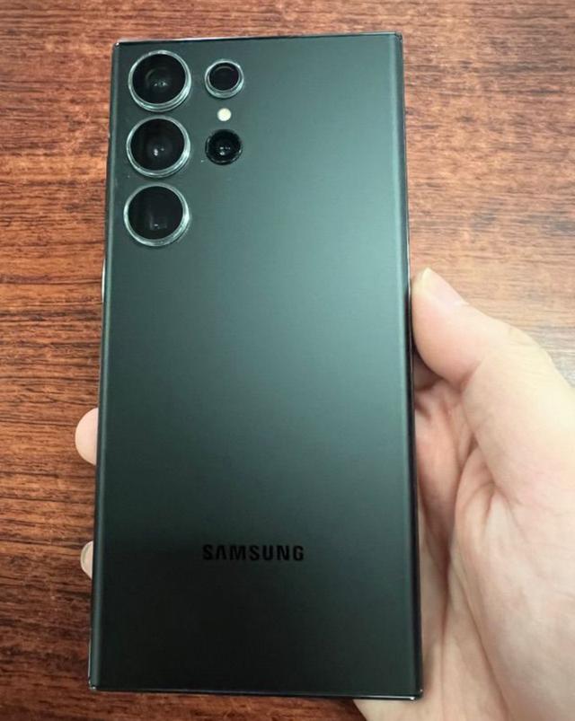 ปล่อยต่อโทรศัพท์ Samsung S23 Ultra 