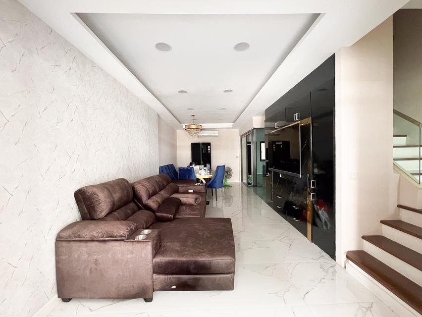 ทาวน์โฮม The Terrace รามอินทรา 65 ตกแต่งใหม่ พร้อมอยู่ ถนนเมน 3