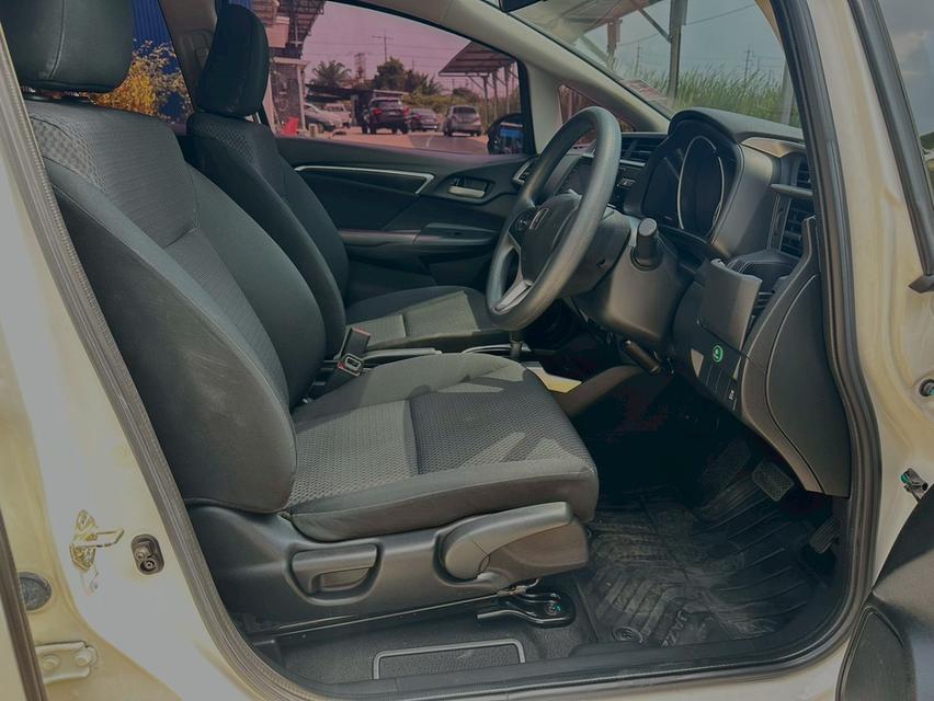 รถบ้านแท้ ราคาดี ไมล์6x,xxxโลรถวัยรุ่นนิยม สวย เดิม หล่อๆเท่ห์ ทรงนี้ถูกใจวัยกำลังหารถไปใช้ขับ แต่งRS  #HONDA NEW JAZZ (GK) 1.5V ปี2019 สีขาว เกียร์ออ รูปที่ 11