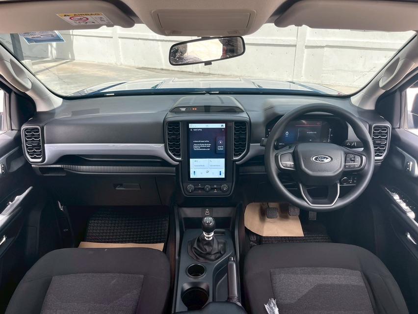 ปี 2025 Ford Ranger 2.0 XL Double Cabวารันตีศูนย์ยังเหลือ รถมือเดียวเล่มพร้อมโอน กุญแจครบ 2 ดอกคู่มือบุ๊คเซอร์วิสครบ 5
