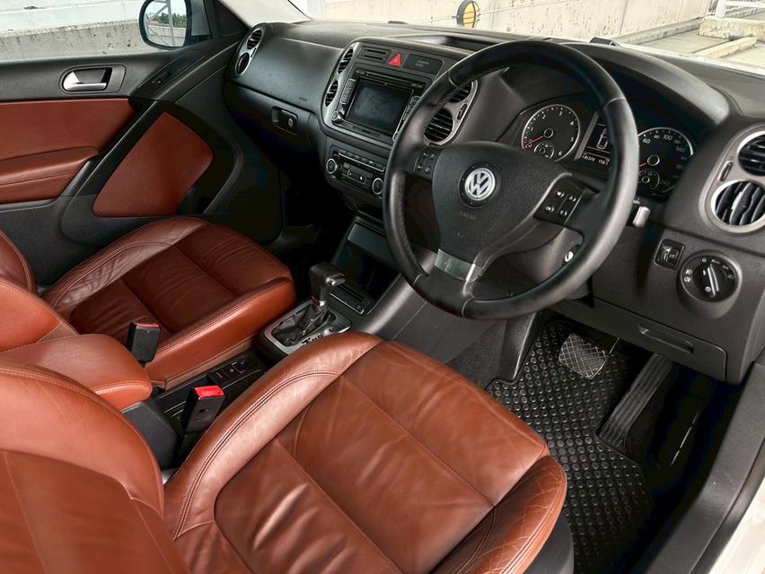 Volkswagen Tiguan TDi 4Motion 2.0L Diesel Turbo Panaromic Glass Roof  10