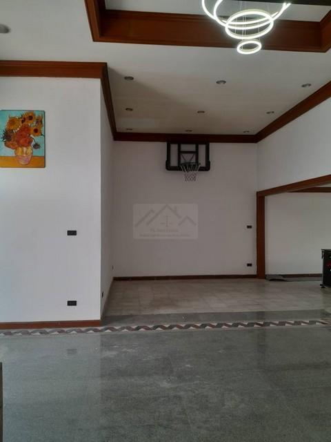 ขายทาวน์เฮ้าส์ 3 ชั้น 2 คูหา 52 ตรว. 700 ตรม. ทำเลทอง พระราม 9 ซอย 11 ** พร้อมผู้เช่า Yield 6.2% ต่อปี 4