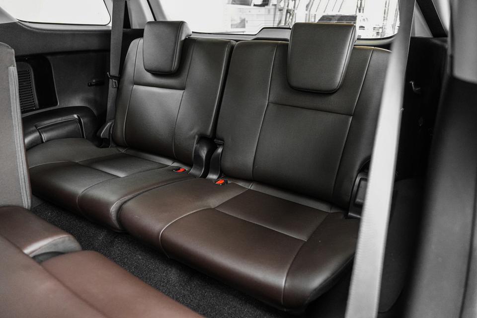 2018 TOYOTA FORTUNER 2.4 V 4WD สีเทา ไมล์ 147768 กม.  20