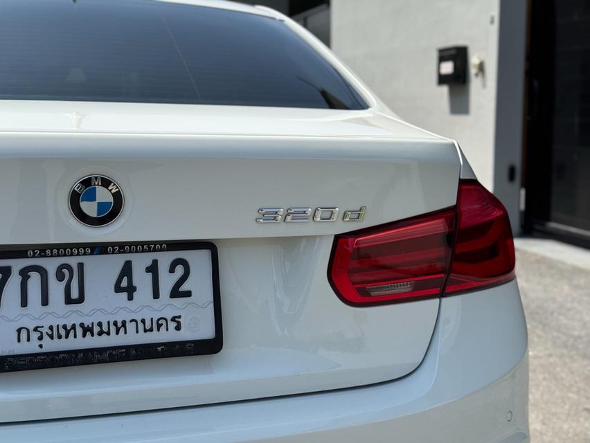 BMW 320dF30  Steptronic 8sp RWD 2.ODTi(Luxury) 2017 จด 2018 รูปที่ 4