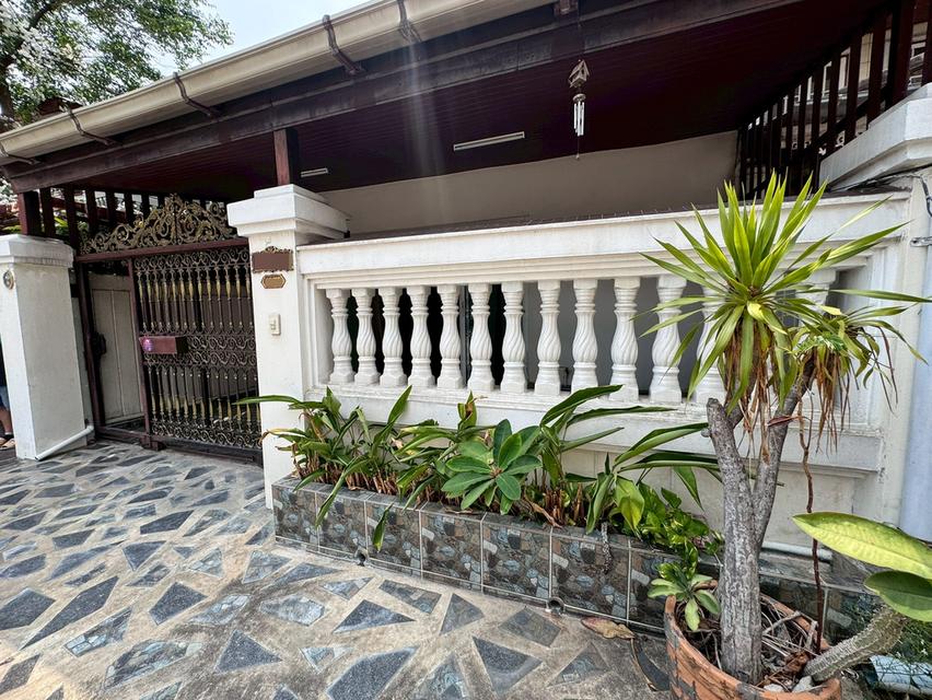 ขายทาวน์เฮ้าส์ ติดรถไฟฟ้า ลาดพร้าว71 ต่อเติมเต็ม ** เพียง 6.5 ล้านบาท ** -1636 10