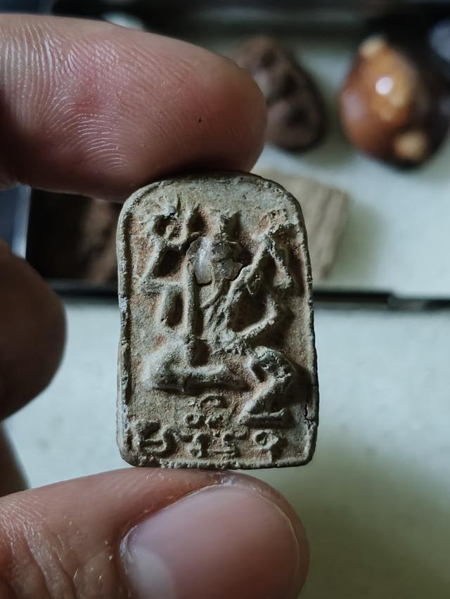 พระเก่า เครื่องราง ของทนสิทธิ์