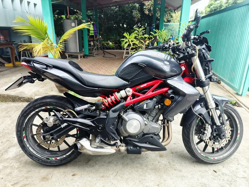 Benelli tnt 300