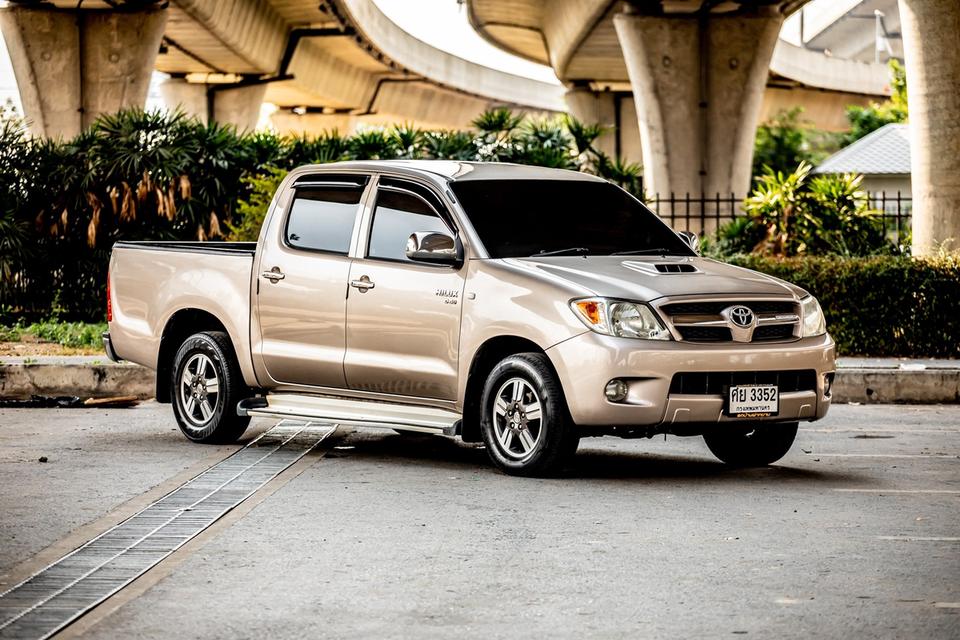 Toyota Vigo Double Cab 4 ประตู 2.5E ดีเซล ปี 2005 สีน้ำตาล  4