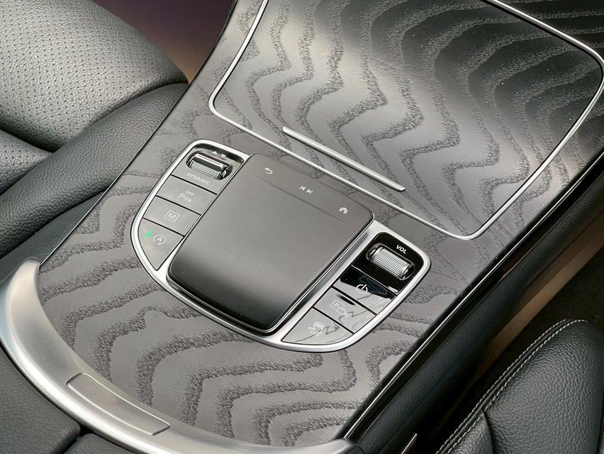 รหัสรถ PJP8364 2022 #BENZ #GLC220d AMG Dynamic (สีเทา) 11