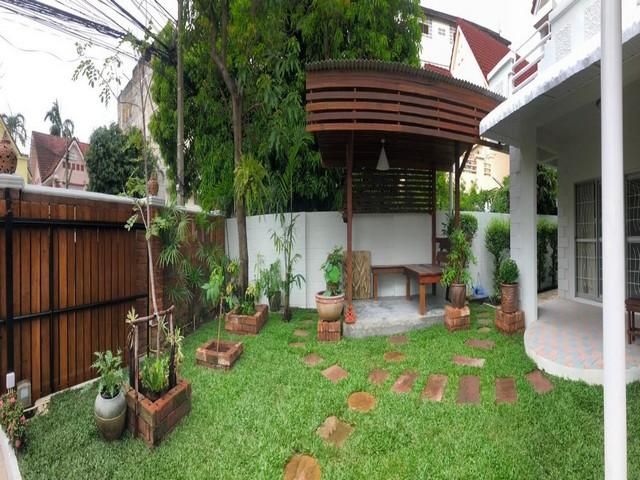 ให้เช่าบ้านเดี่ยว 2 ชั้น 80 ตรว. นวมินทร์ 111 เข้าออกได้ทั้งนวมินทร์ และเลียบด่วน ใกล้โรงเรียนอนุบาลเด่นหล้า 2