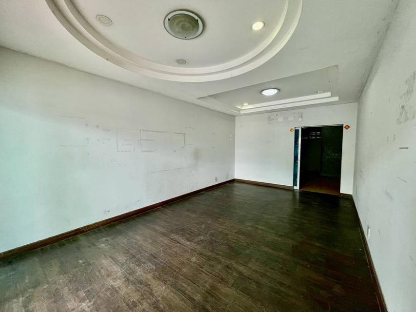 เช่า อาคารพาณิชย์ 3.5 ชั้น 16 ตรว. ถ.ประชาอุทิศ 60-1 ใกล้โรงเรียนอิสลามวิทยาลัย 3