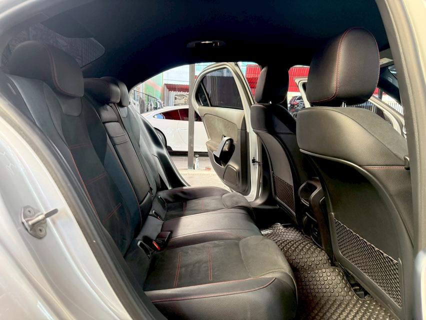 Mercedes-benz A200 1.3 AMG Dynamic ปี2022ออพชั่นเต็มคัน ชุดแต่งAMG สภาพป้ายแดง 11