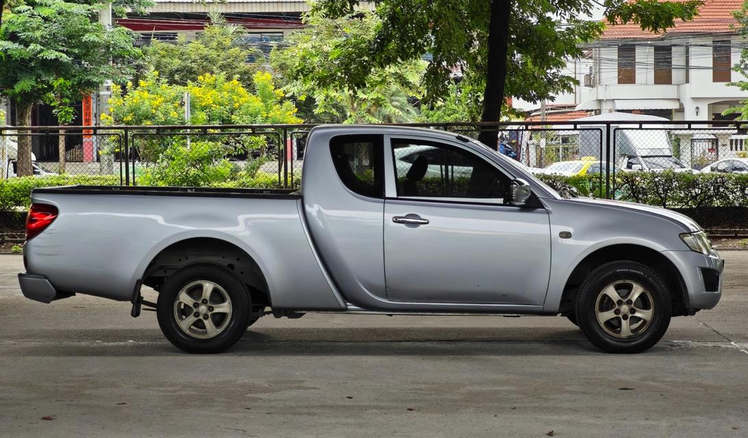 Mitsubishi Triton 2.4 GLX Cab MT 2011  3