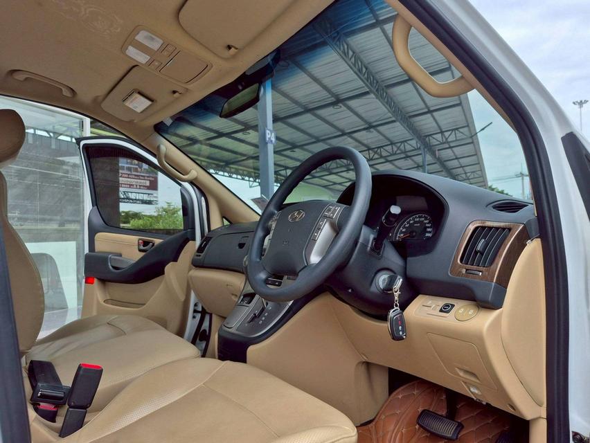 ขาย Hyundai H1 2.5Elite NS ปี22 10