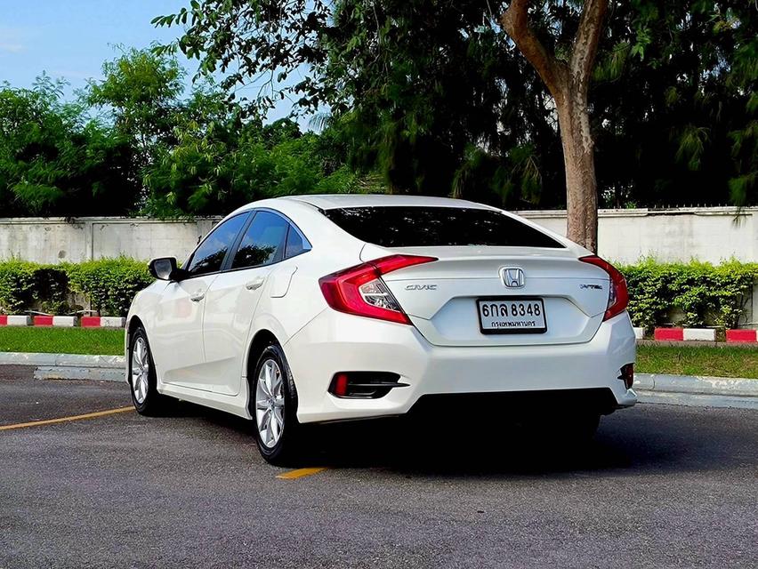 Honda Civic FC 1.8 E ปี2017 4