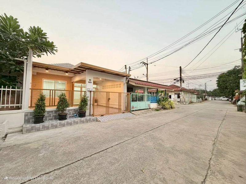 หมู่บ้านพฤกษา3  ถนนวัดลาดปลาดุก บางบัวทองทาวน์เฮาส์ชั้นเดียว ตกแต่งใหม่พร้อมอยู่ หน้ากว้าง6เมตร หน้าบ้านไม่ตรงใคร ซอยก่อนถึงตลาด 2