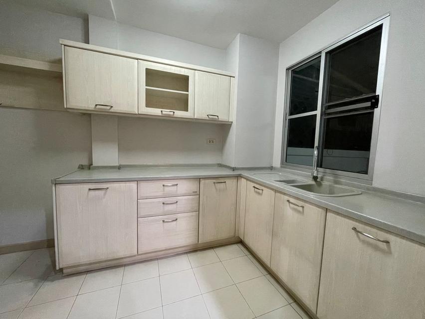 ให้เช่า บ้านกลางเมืองรัชดา-ลาดพร้าว โฮมออฟฟิศ 4 ชั้น ใกล้MRTลาดพร้าว ลาดพร้าว23 รีโนเวทใหม่ 8