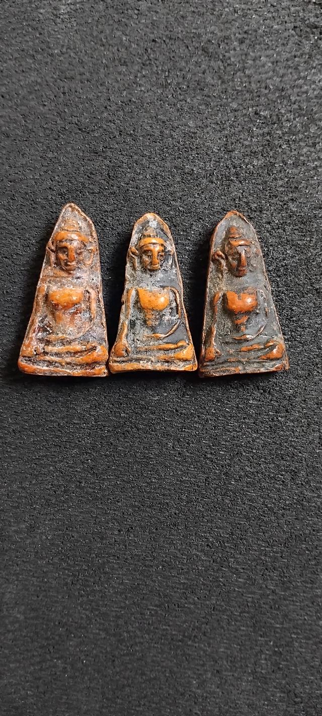 พระกรุผงสุพรรณ องค์ละ 650