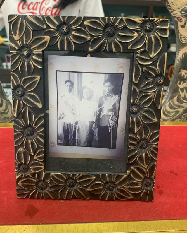 กรอบรูป พร้อมภาพ ร.9 5